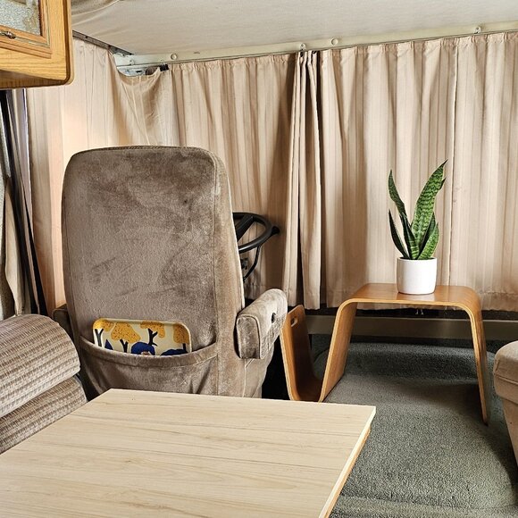 Authentic Offi Mag Table - Picture 3 of 9